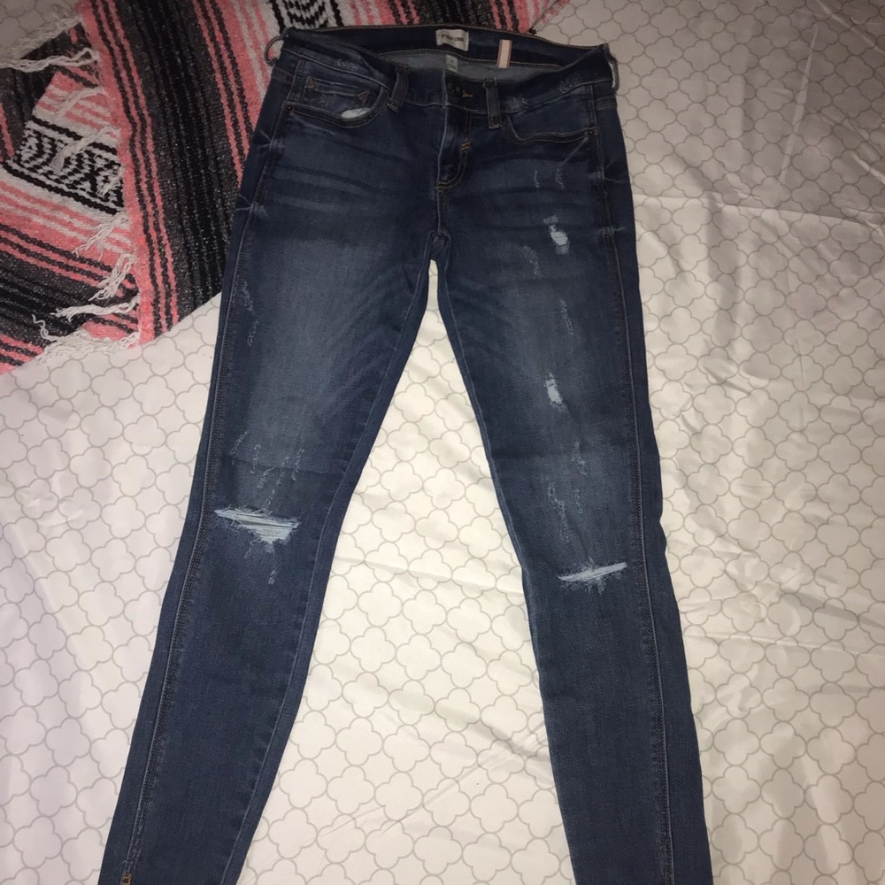 Distressed crop jeans